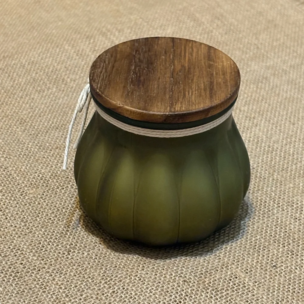 Pier 1 Pumpkin Woods Scented Pumpkin Shaped Glass Jar Candle Wooden Lid 7.8oz
